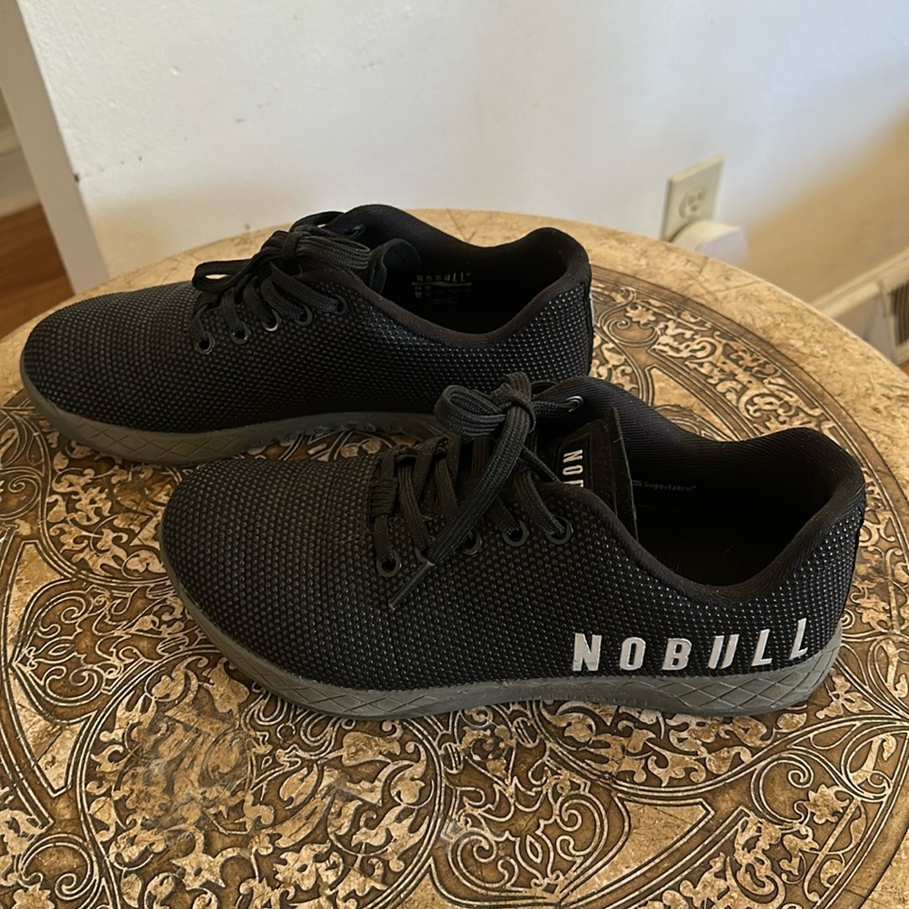 Women's size 8 NOBULL shoes